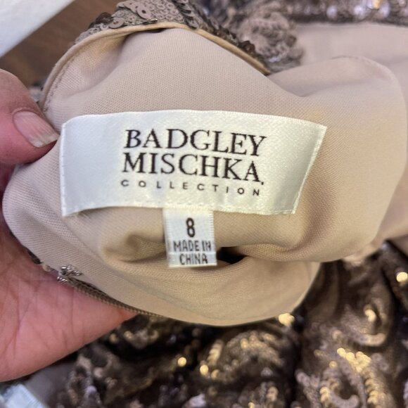 Badgley Mischka Collection Women's Sequin Gown Size 8 Bronze Long-Sleeve V-Back - Picture 6 of 10